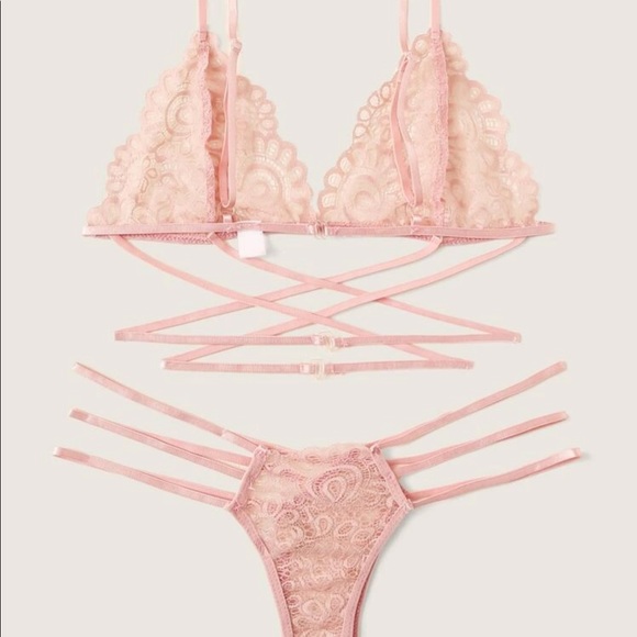 💕NEW💕 Sexy Lingerie Set - Picture 2 of 4